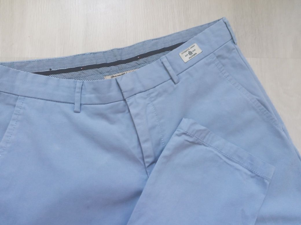Materiałowe spodnie męskie Tommy Hilfiger W31/34L. Okazja oryginalne