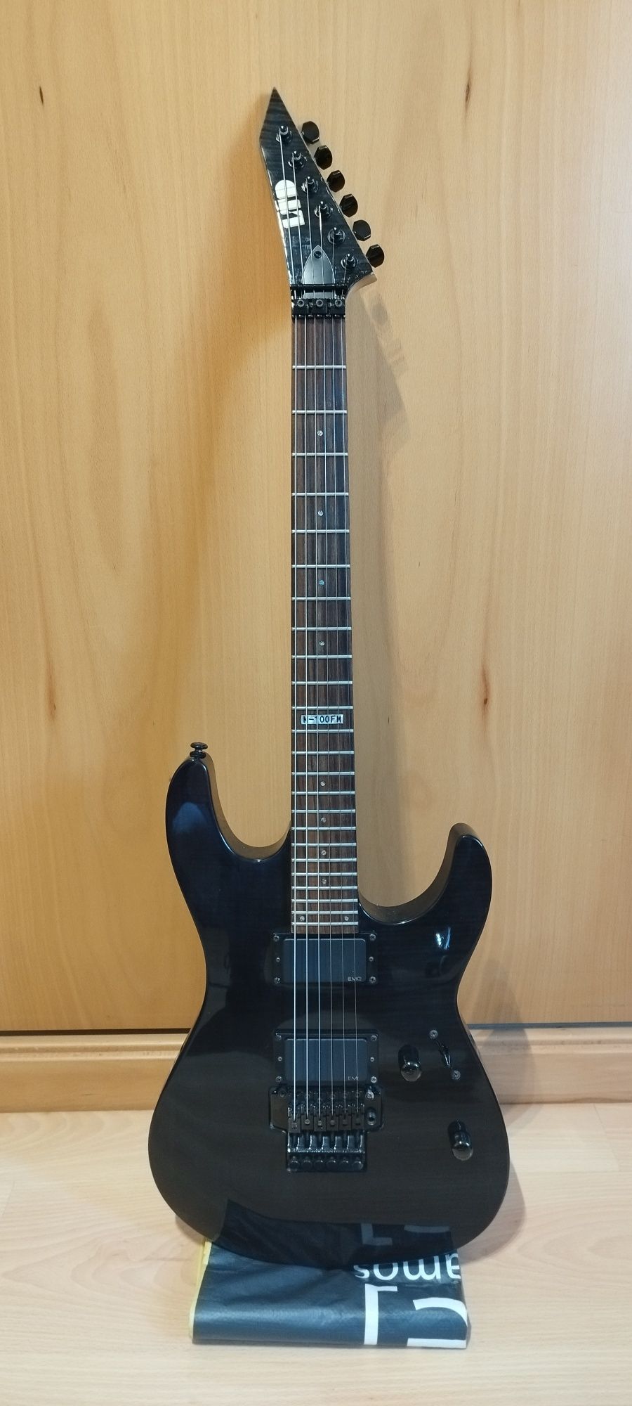 Guitarra elétrica ESP LTD M-100FM