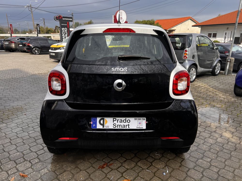 Smart forfour 1.0 - 8200€ - 90 mil kms