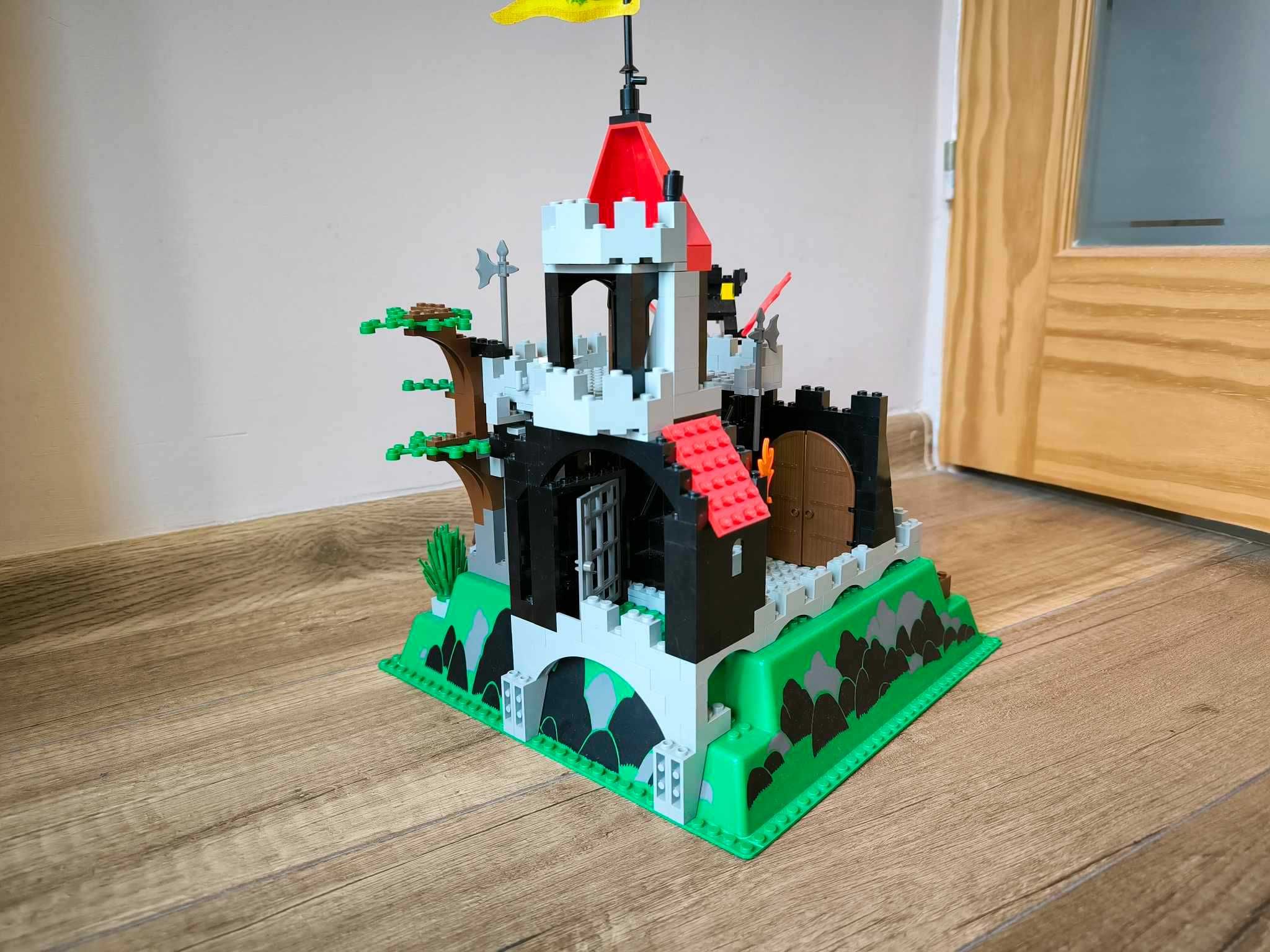 Lego Castle 6082 ,,Fire Breathing Fortress"