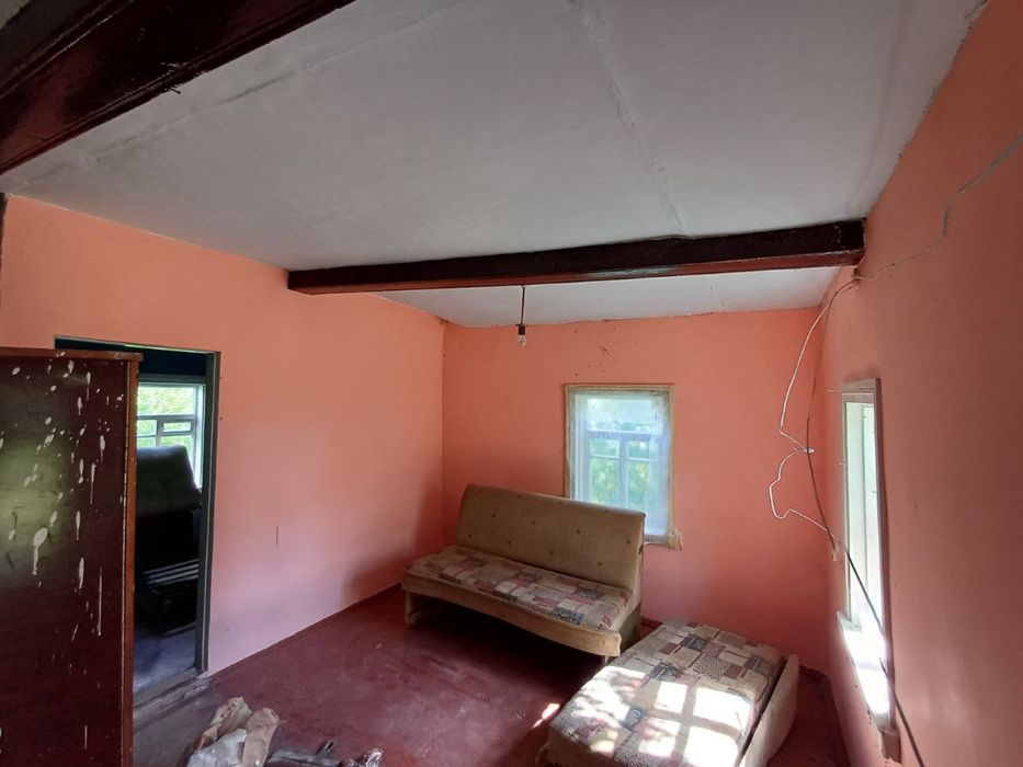 Продаж старого будинку на земельній ділянці 0,25 сот біля лісу