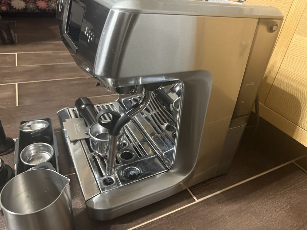 Ekspres do kawy kolbowy Sage Barista Touch SES880BSS