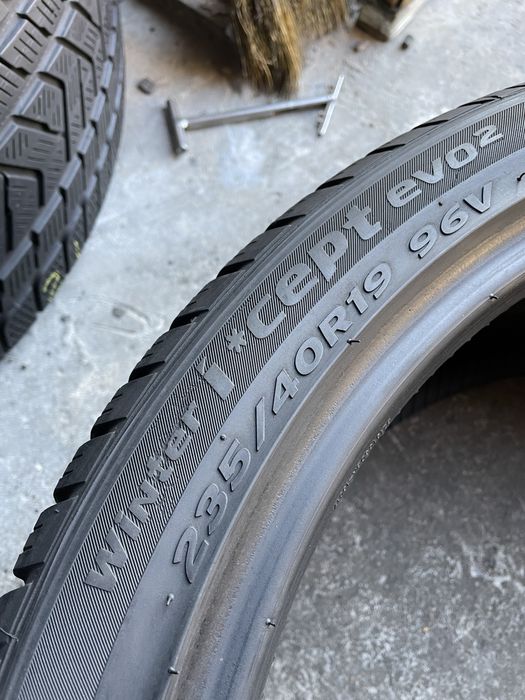 235/40 R19 Hankook Winter I*Cept evo 2 /Korea/ 2020 рік.