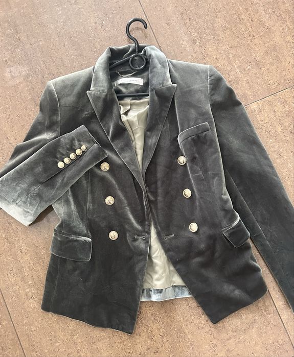 Стильний оксамитовий піджак