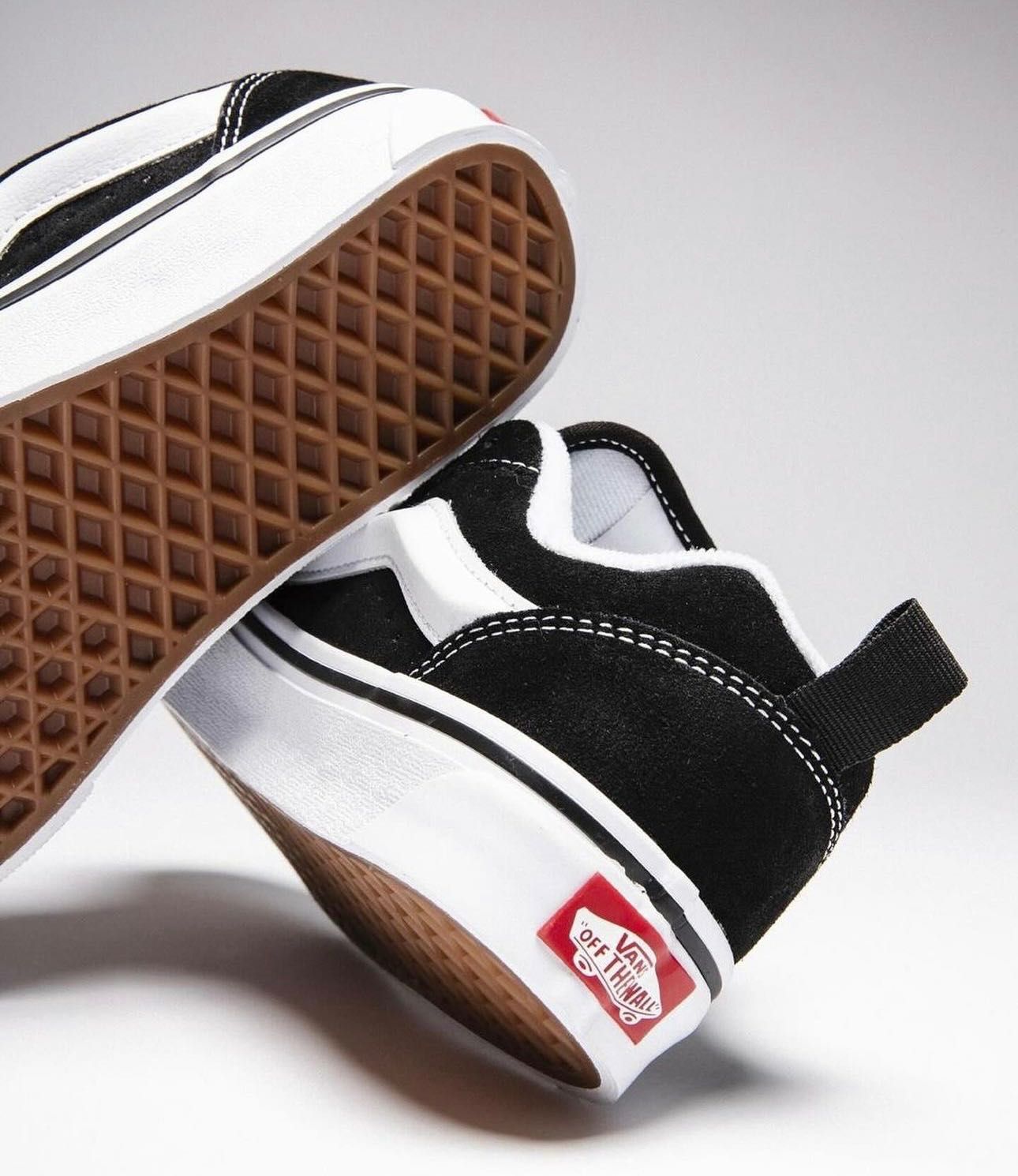 Кросівки по знижці Vans Knu Skool Black