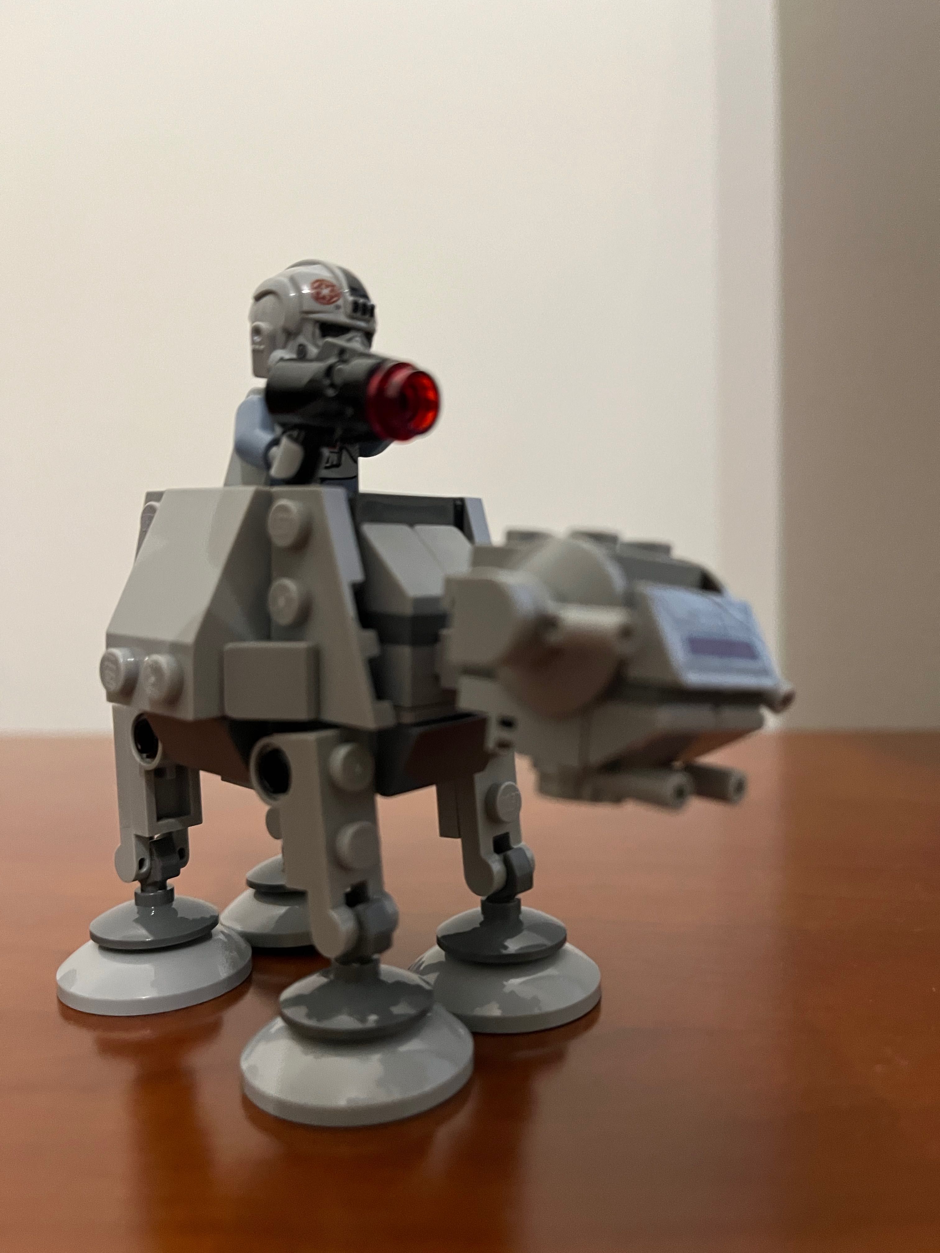 LEGO Star Wars: Ski Speeder vs. First Order Walker - 75195