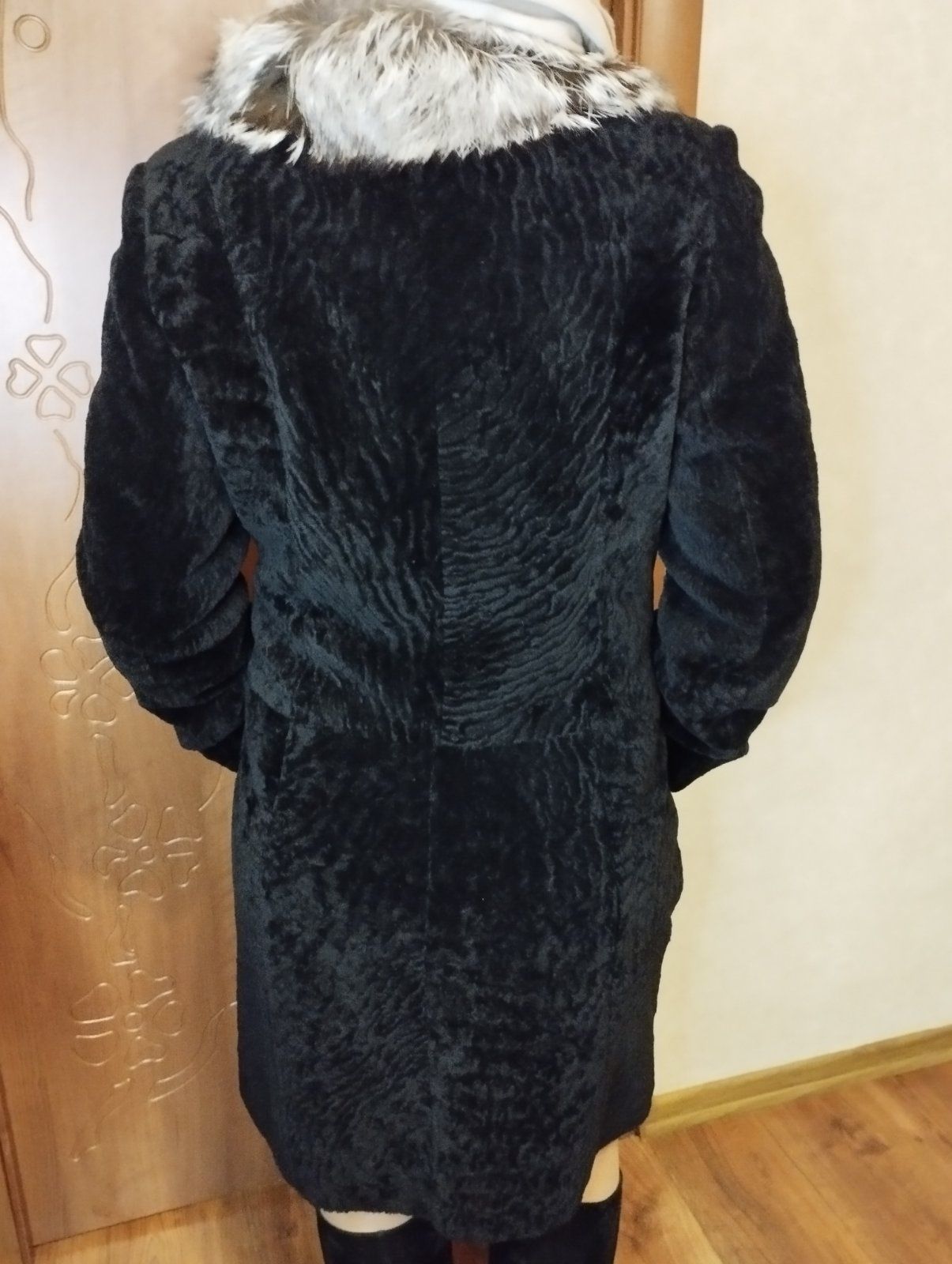 Мутонова шуба-пальто