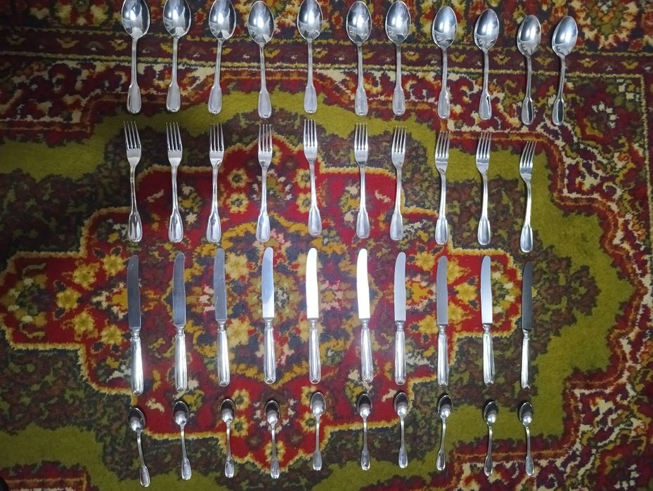Посріблений набір столових приборів
