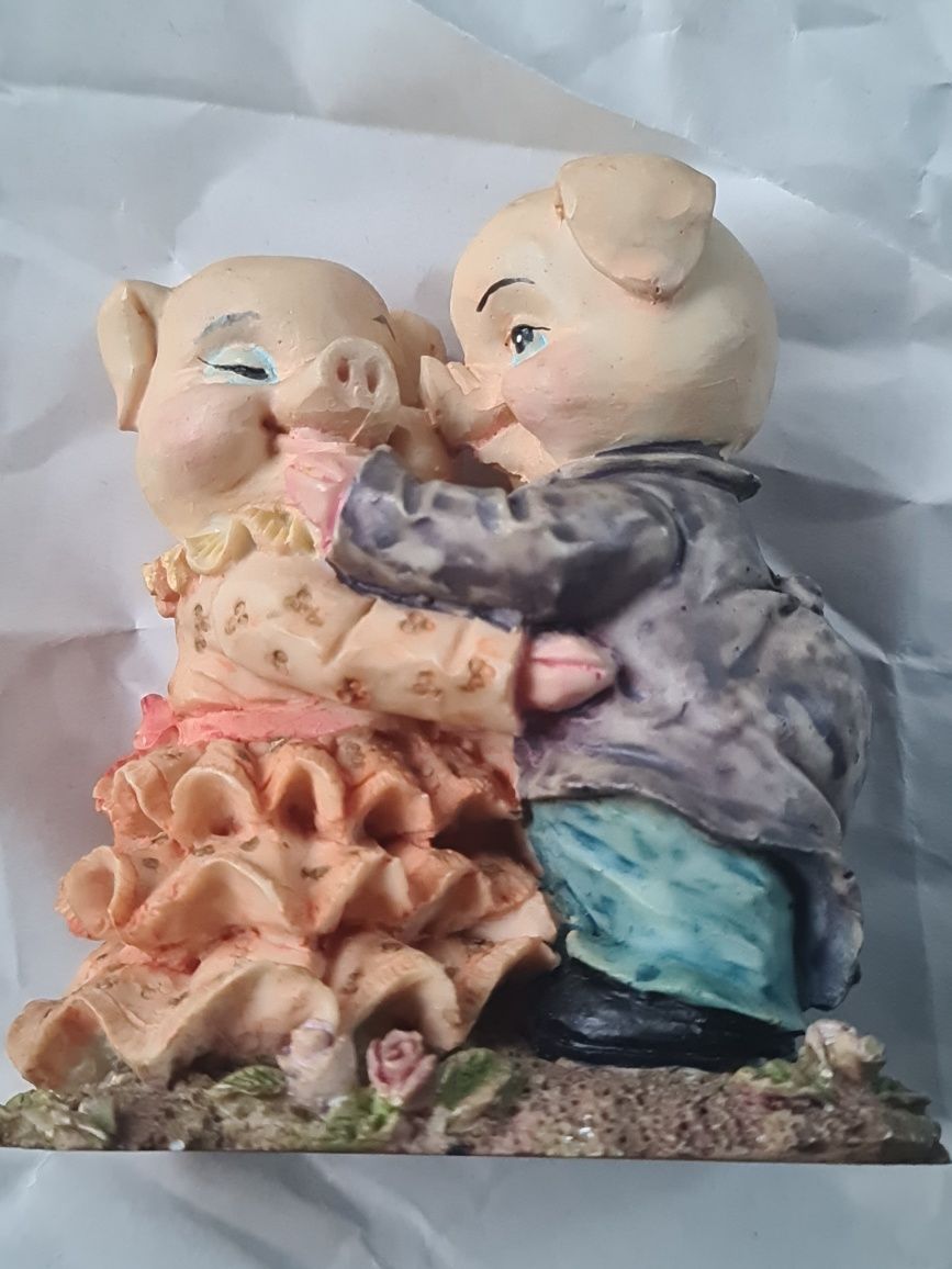 Figurka zakochane świnki