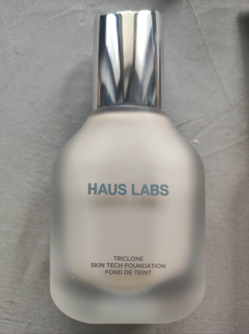 Haus Labs Triclone Skintech Foundation 070 Fair Neutral