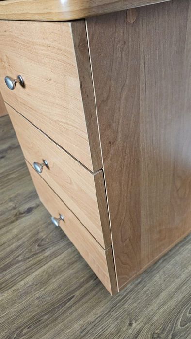 Робочий стіл з МДФ, кутовий, у доброму стані