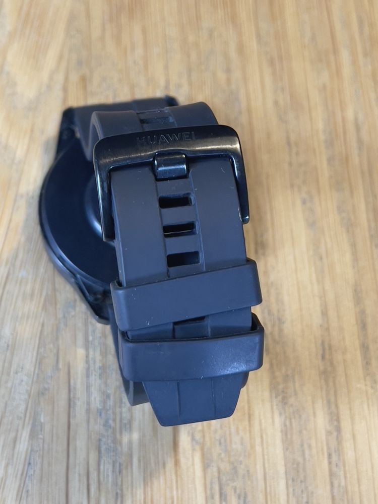 Smartwatch Huaweii Watch GT2 ladowarka etui komplet jak nowy