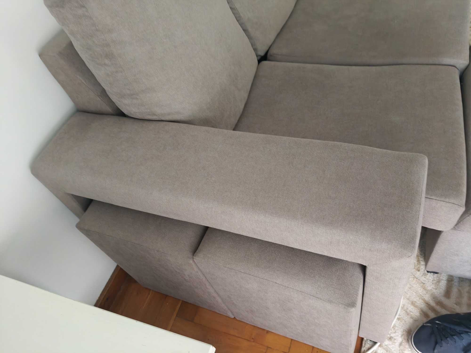 Sofá com chezlong