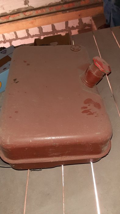 Топлевный бак для трактора