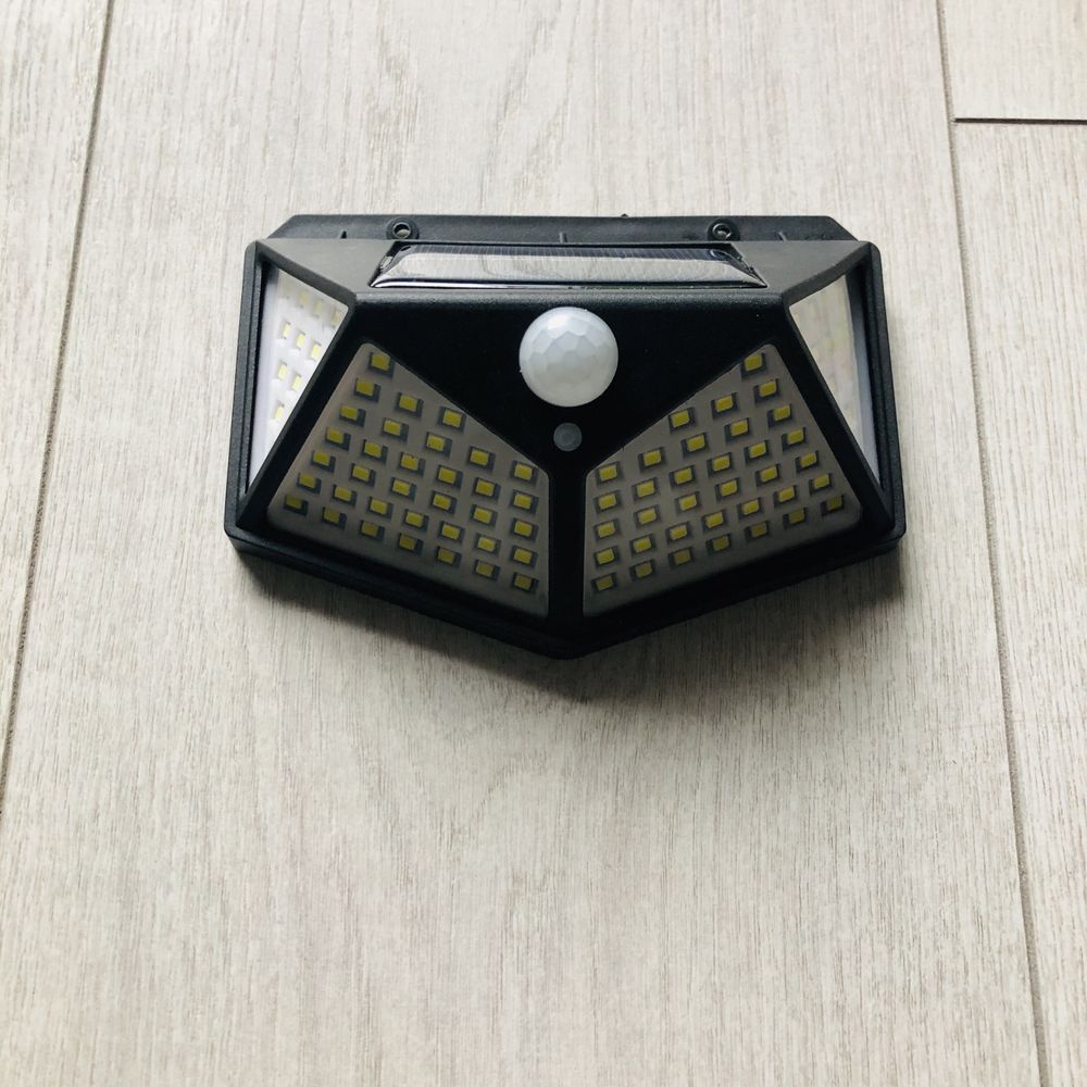 Solarna lampa uliczna