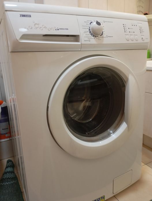 Терміново робоча велика пральна машина Zanussi ZWG 5145 пралка