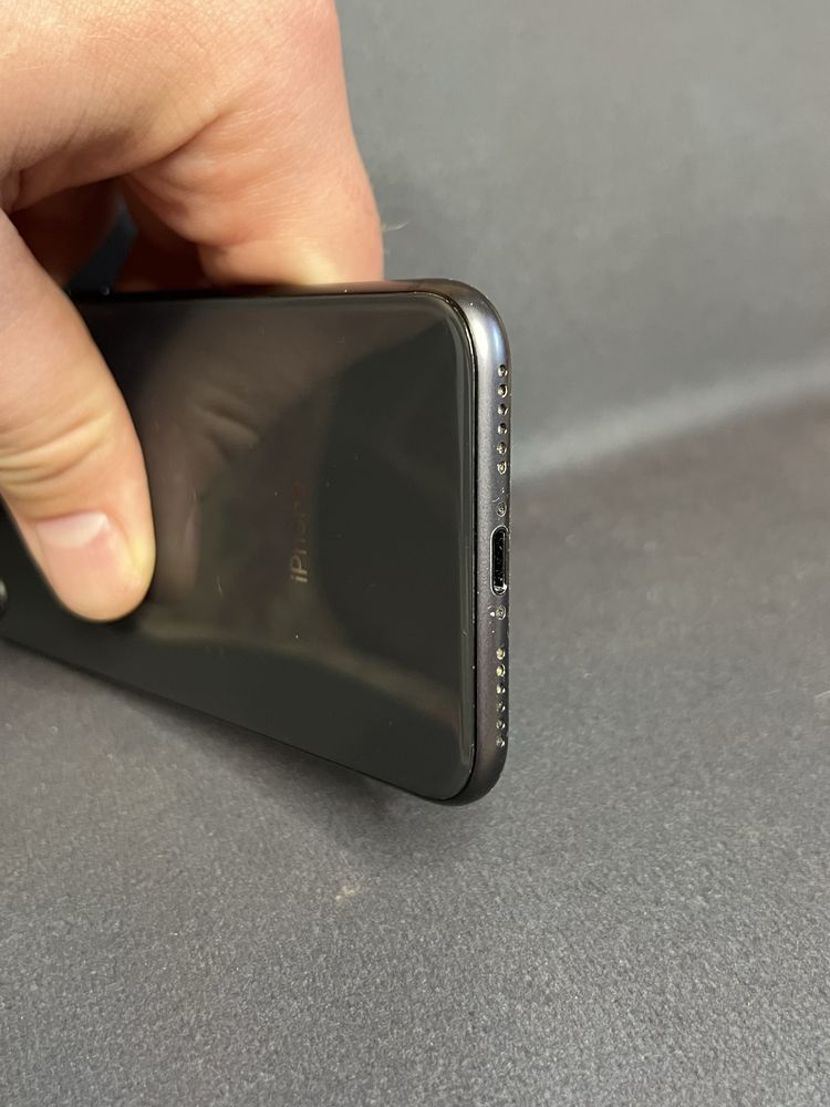 iPhone 8/64Gb Отличное состояние!
