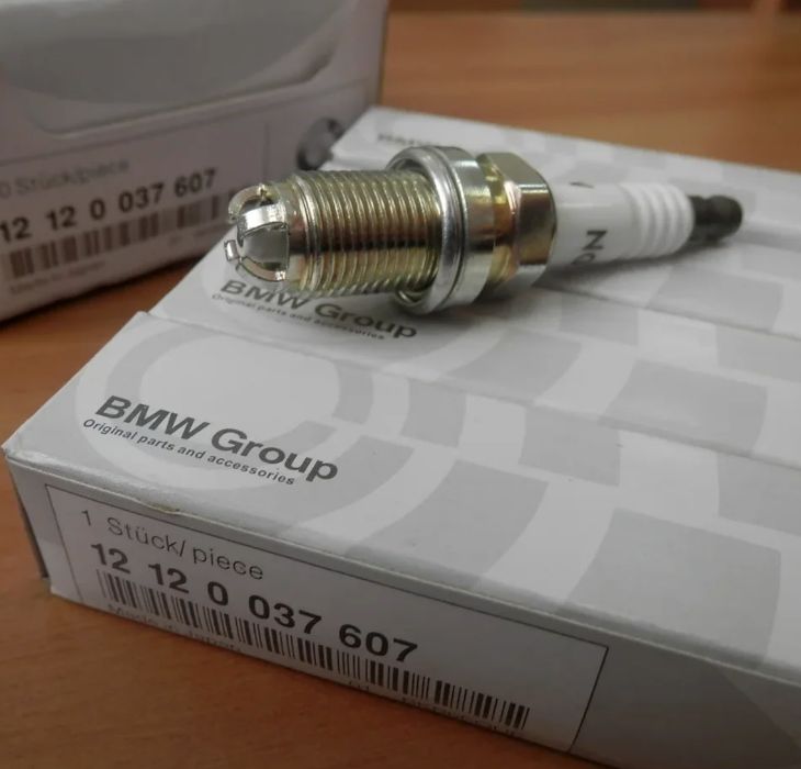 Свеча зажигания BMW 12120037607 NGK Laser Platinum BKR6EQUP e39 e46