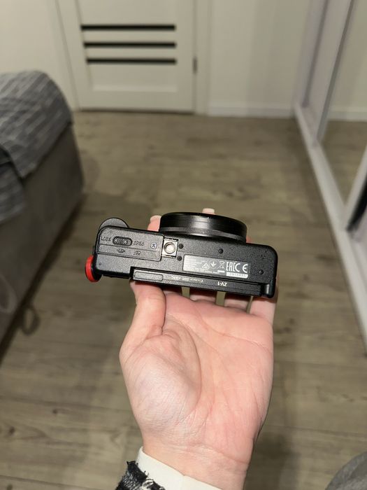 Камера Sony ZV-1