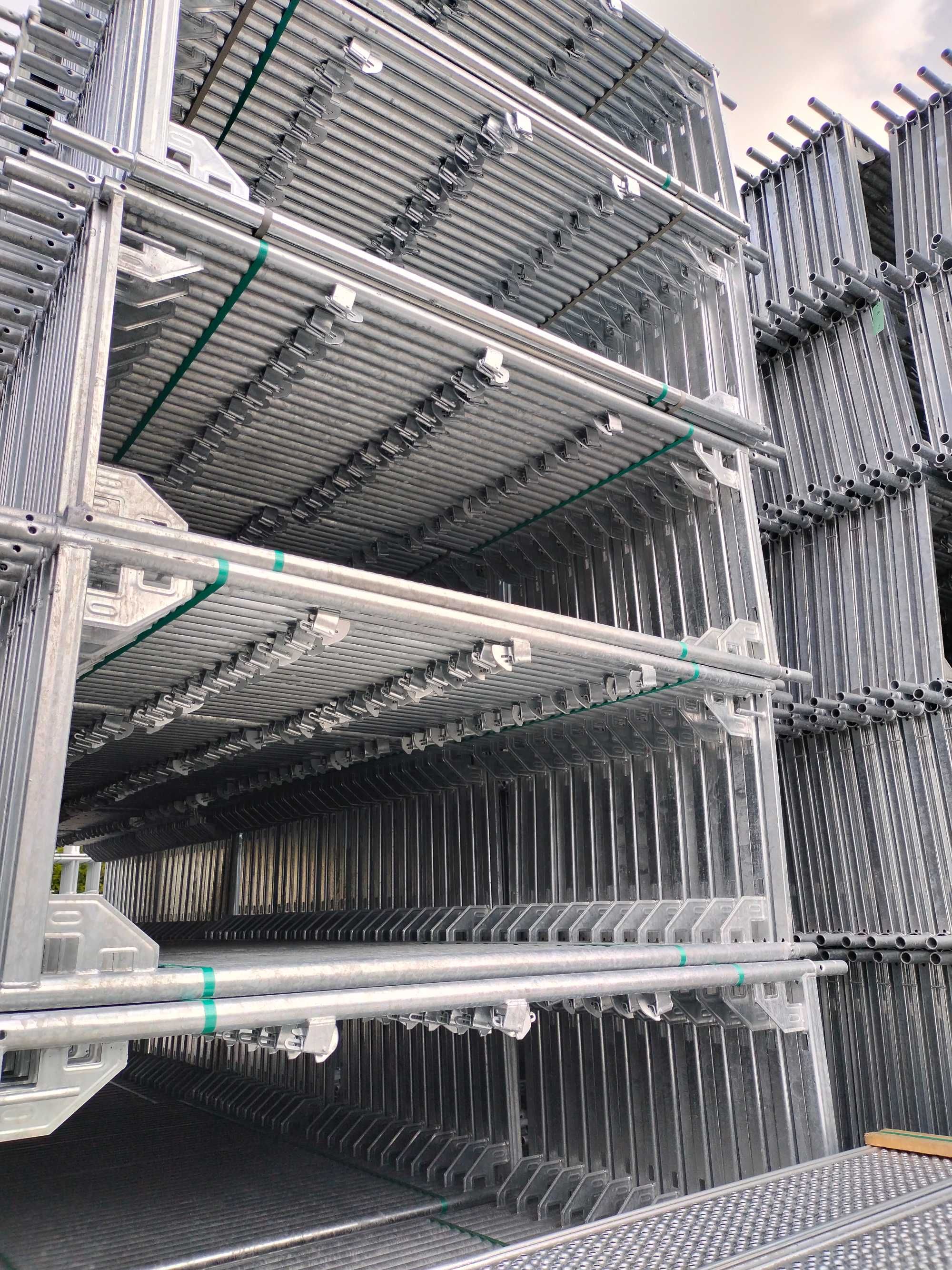 Rusztowanie fasadowe typ L73 klinowe 300m2