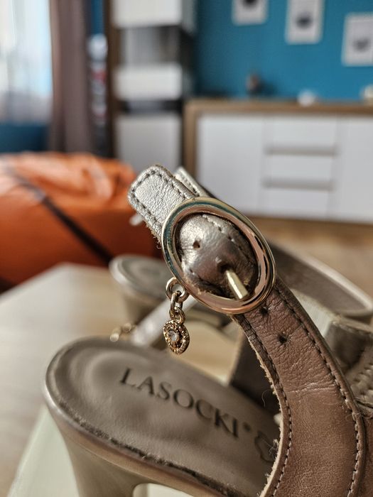 Sandały na słupku Lasocki Złote