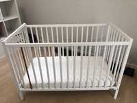 Białe łóżeczko niemowlęce 120x60 Woodies + materac PREMIUM