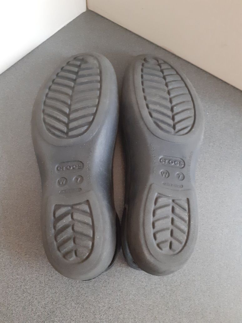 Crocs W 7 босоніжки шльопанці крокси 37 р.