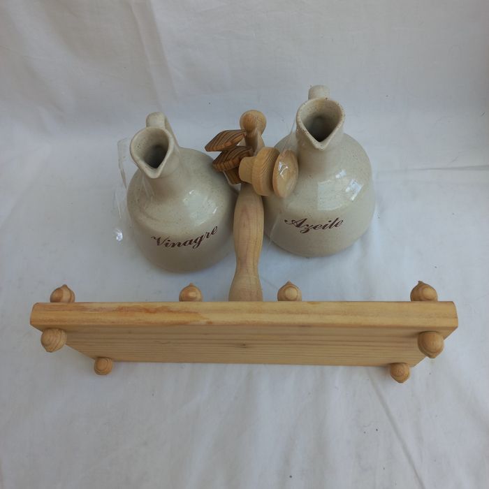 Galheteiro em loiça Grés e suporte madeira