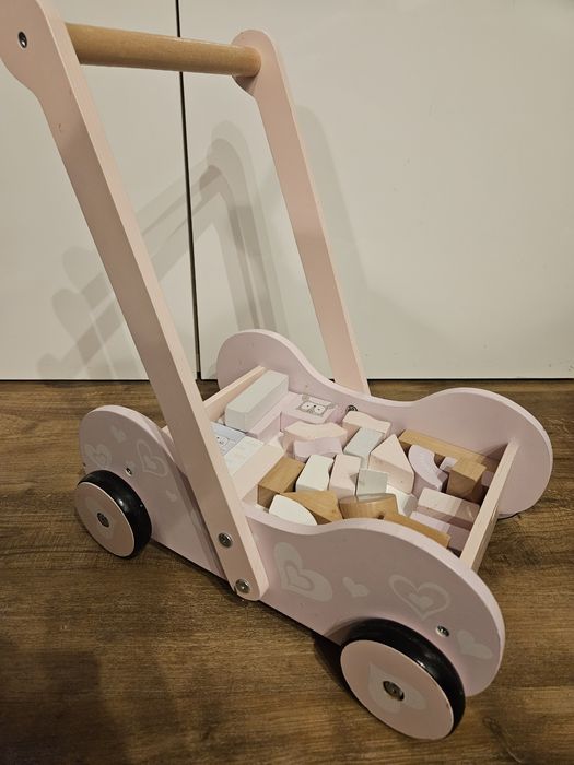 Wózek pchacz drewniany z klockami