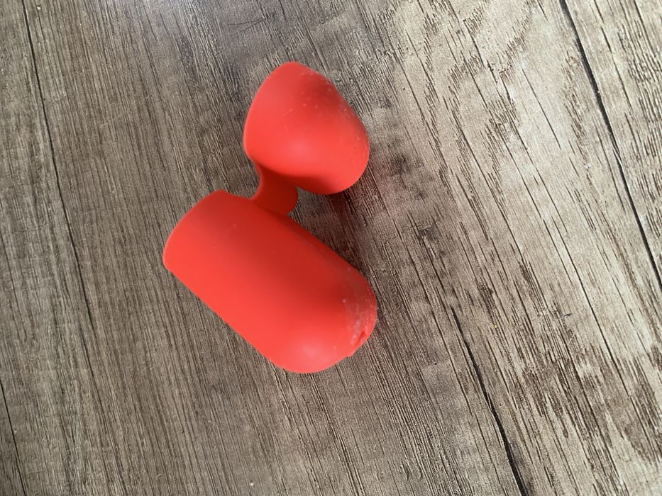 Sprzedam etui do słuchawek nieużywane