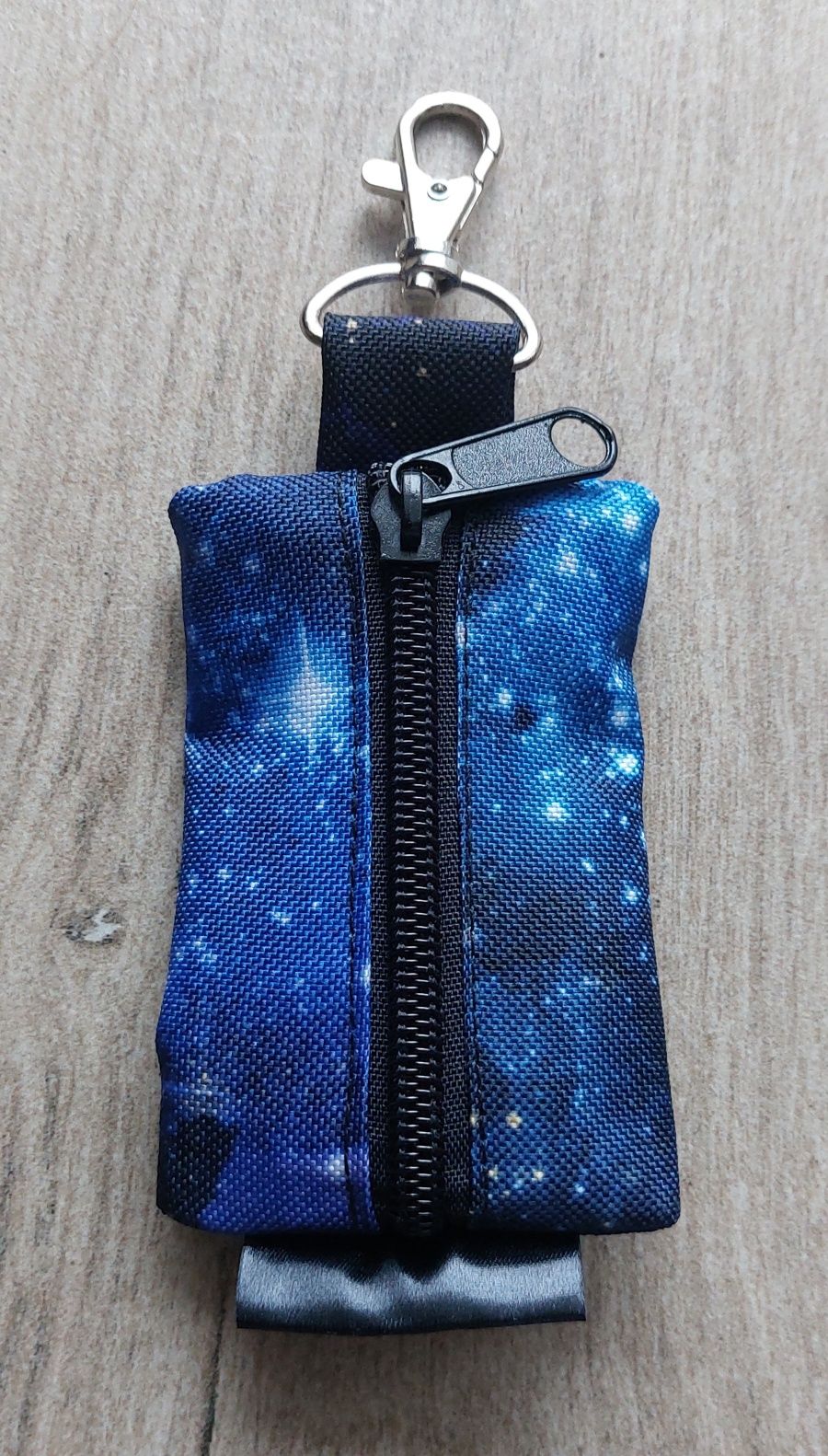 Etui na kupoworki dla psa