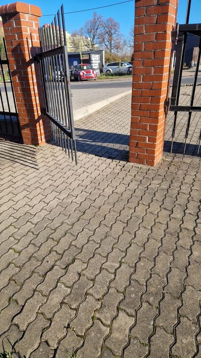 Kostka brukowa. Ok 300 m. Ok 15 zł.