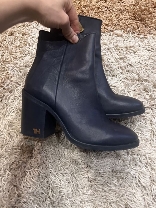 Ботільйони, Tommy Hilfiger