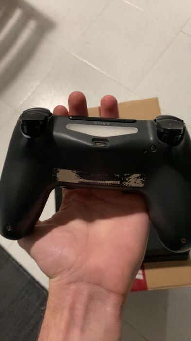 PLAYSTATION 4 500gb + comando