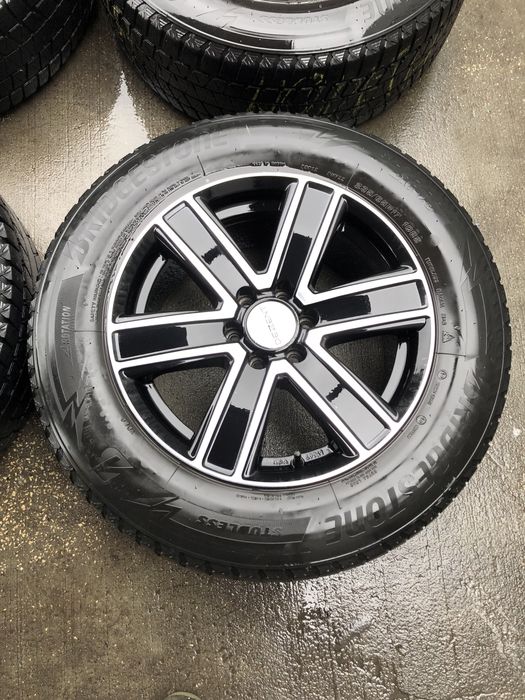 Nissan Navara Pathfinder Felgi opony 235/65 R17 8Jx17 6x114.3 ET30