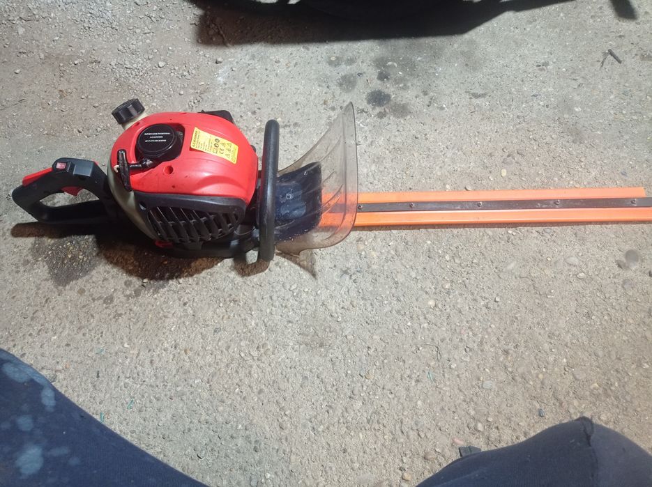 Corta sebes a gasolina