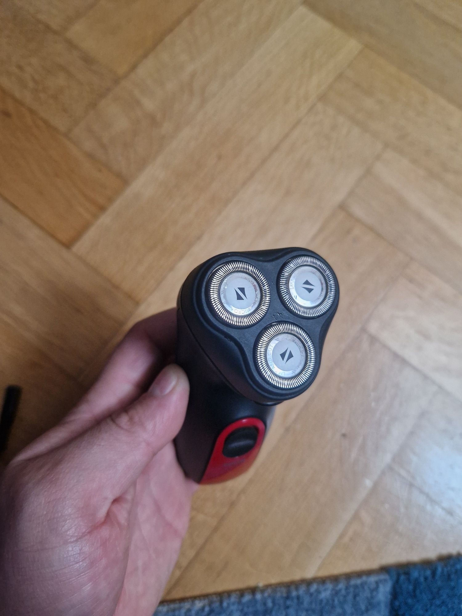 Бритва електро Philips