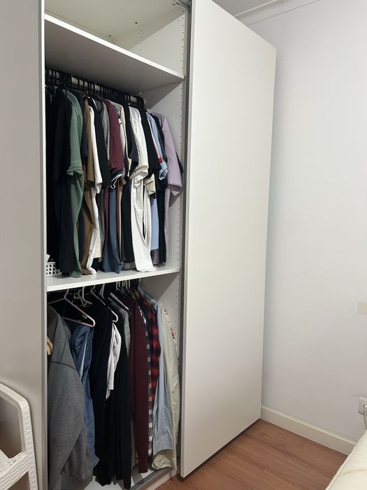 Armário PAX IKEA com portas de correr