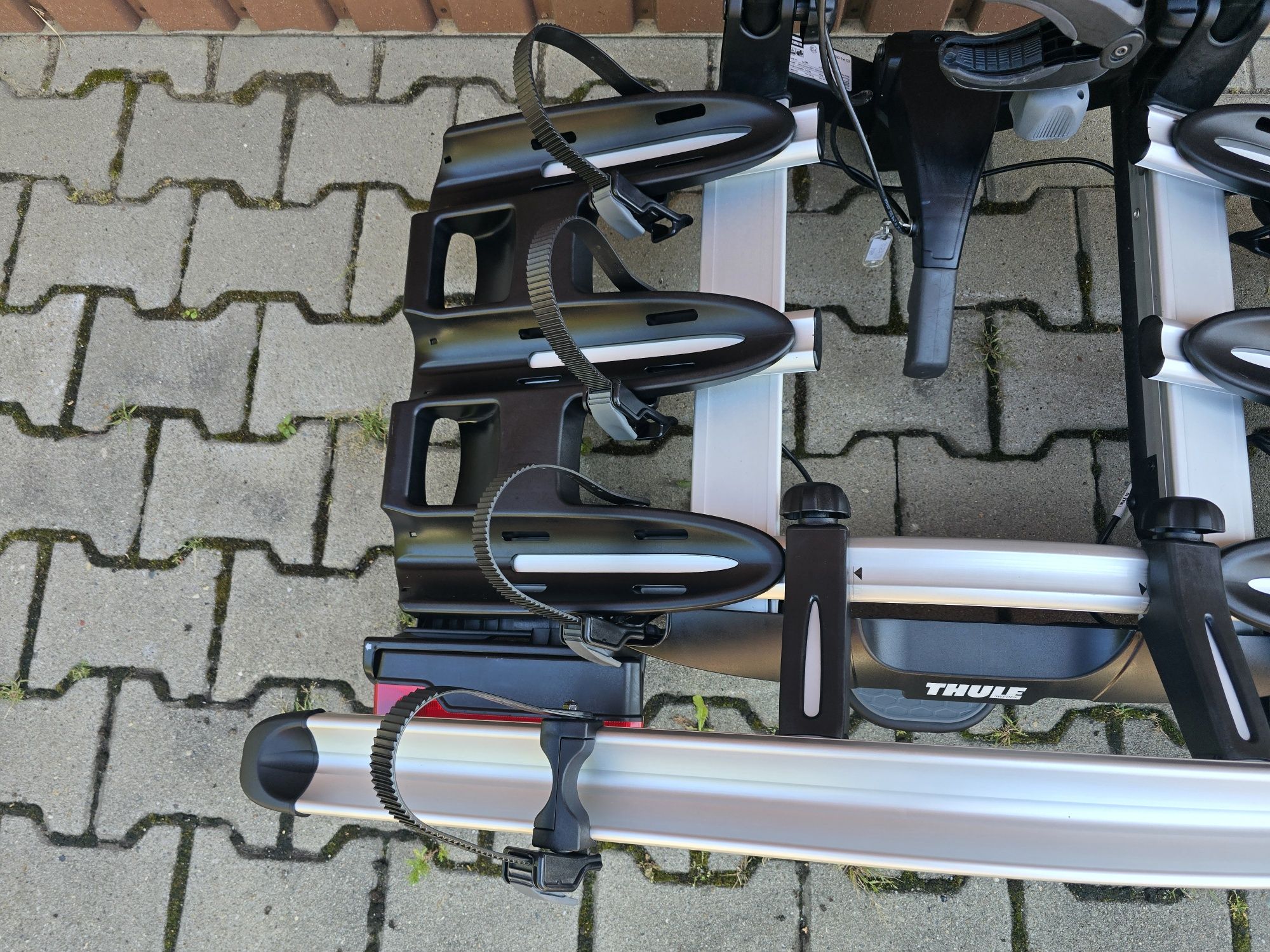 Bagażnik rowerowy na hak THULE VeloCompact 926 na 3+1 4 rower adapter