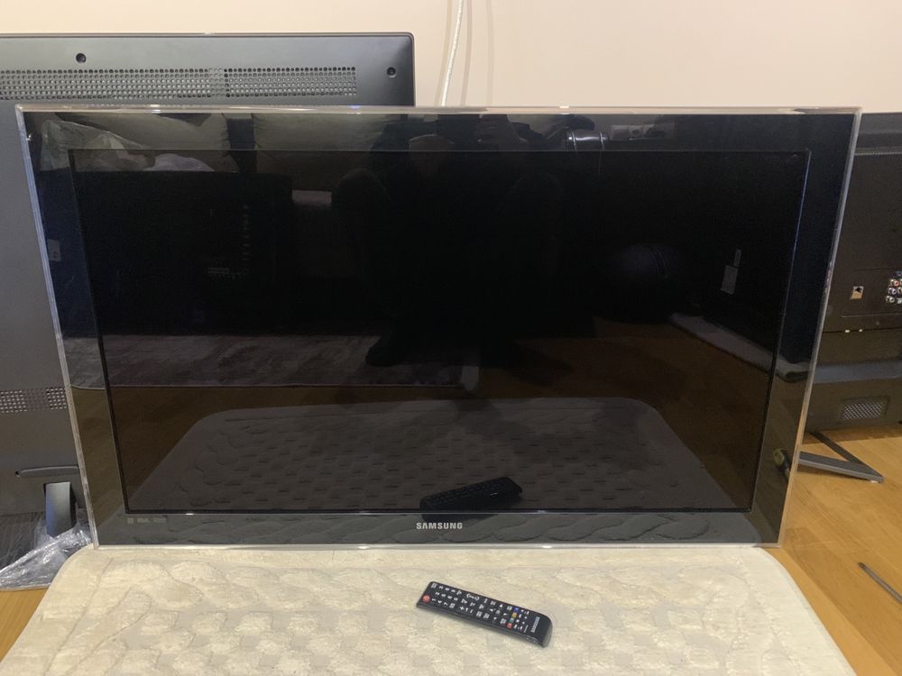 Тонкий телевізор LED 40" Samsung UE40B8050XW