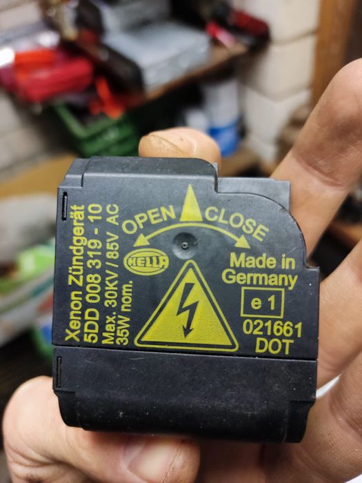 Ксенонові блоки розпалу. Hella