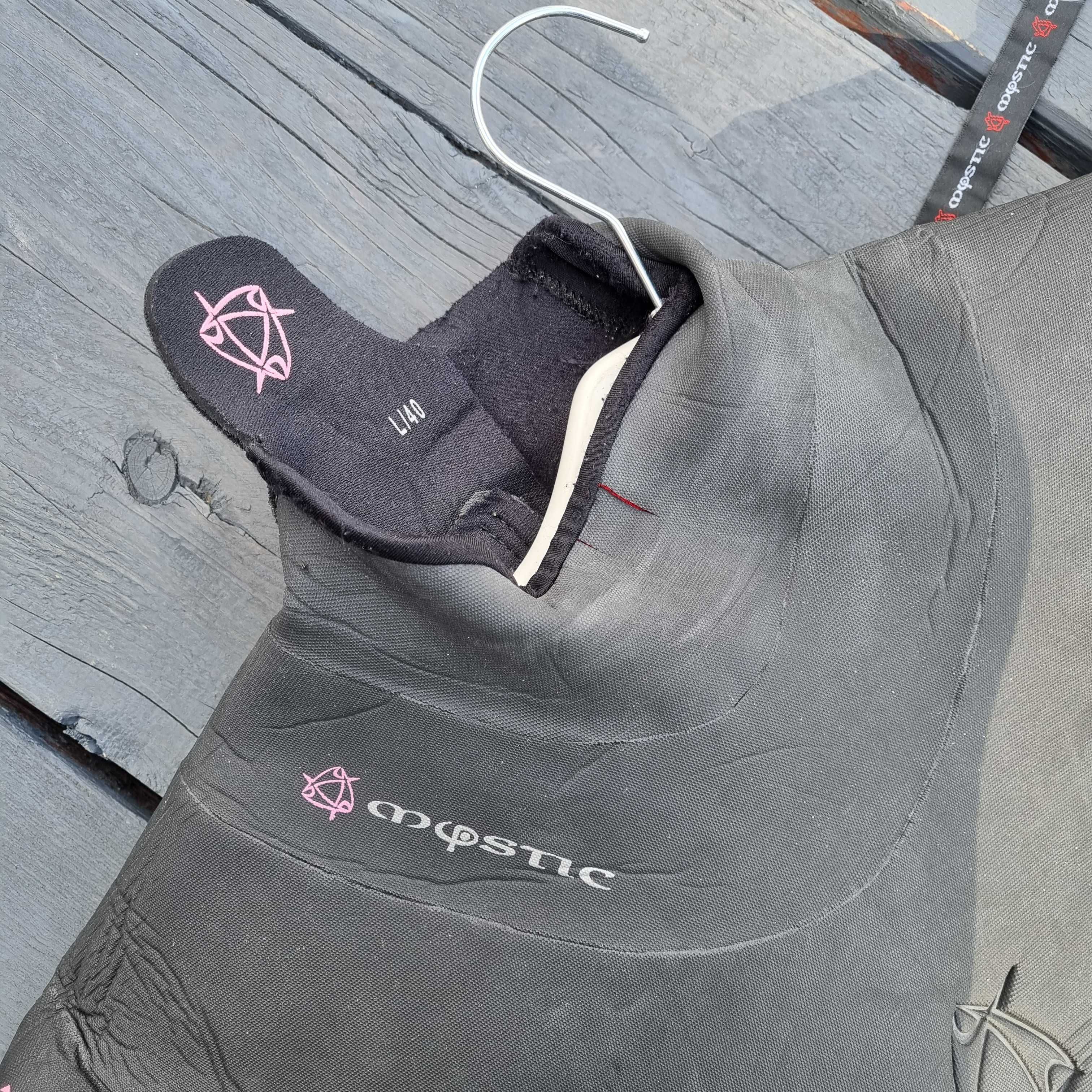 Pianka neoprenowa mistic rozmiar L 40