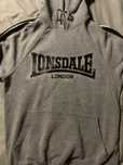 кофта с капишоном  Lonsdale