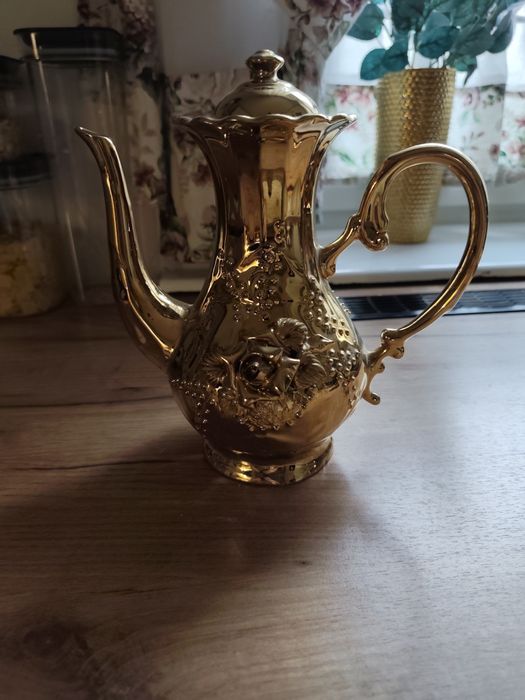 Złoty serwis kawowy