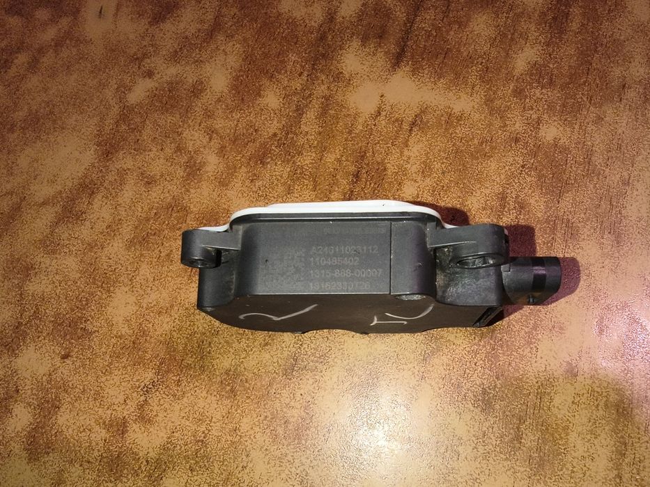 Електропривід, моторчик люверса Tesla model S оригінал