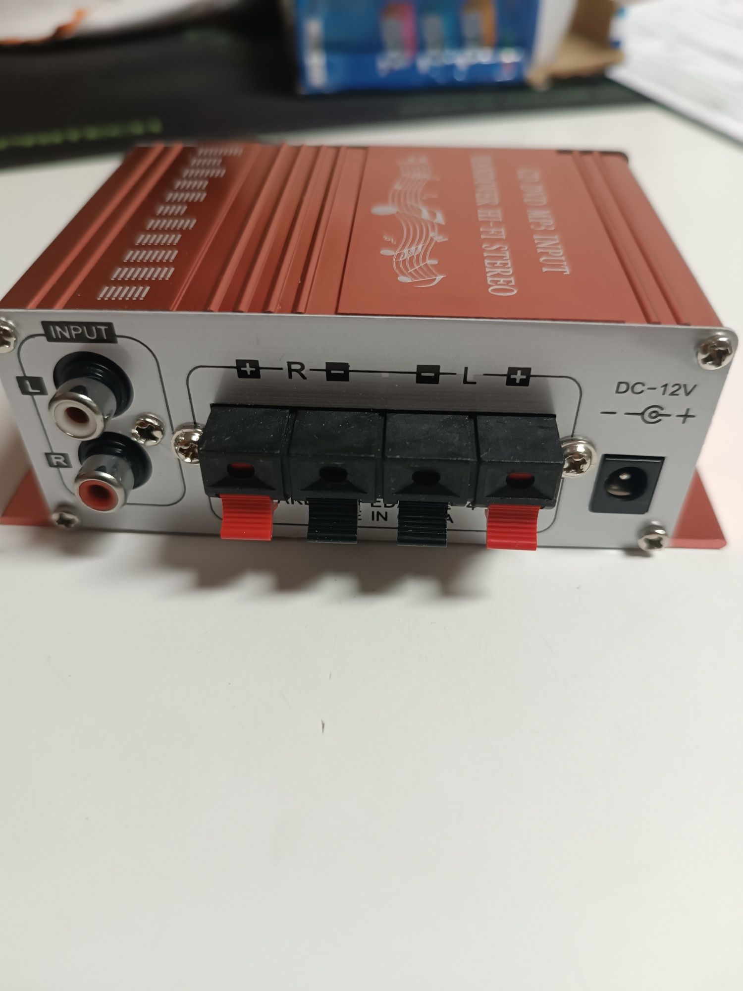 Amplificador automotivo