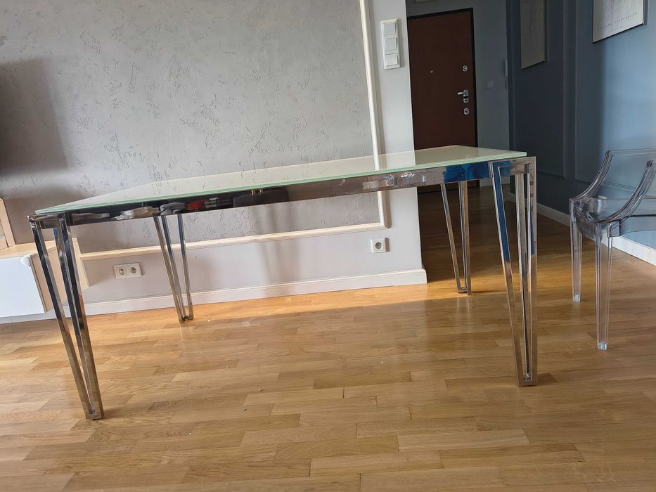 Stół do salonu szklany
