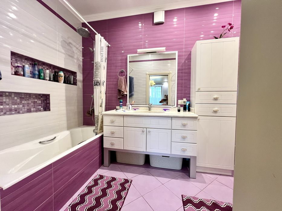 3- ком в Академгородке на Говорова/ Парк победы .