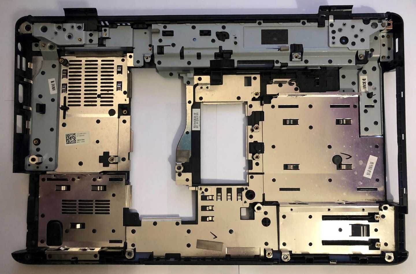 Kadłubek DELL Inspiron 15 (0831)