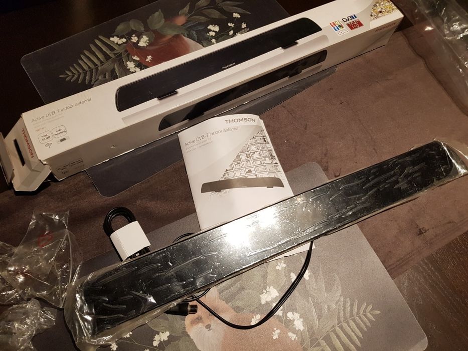 Antena pokojowa THOMSON DVB-T czarna stan bdb